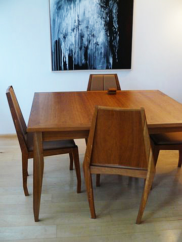 Eettafel met stoelen door Frida van der Poel